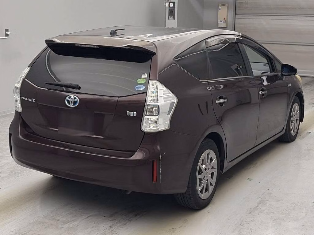 TOYOTA PRIUS ALPHA