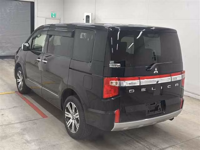MITSUBISHI DELICA D:5