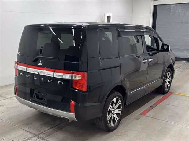 MITSUBISHI DELICA D:5
