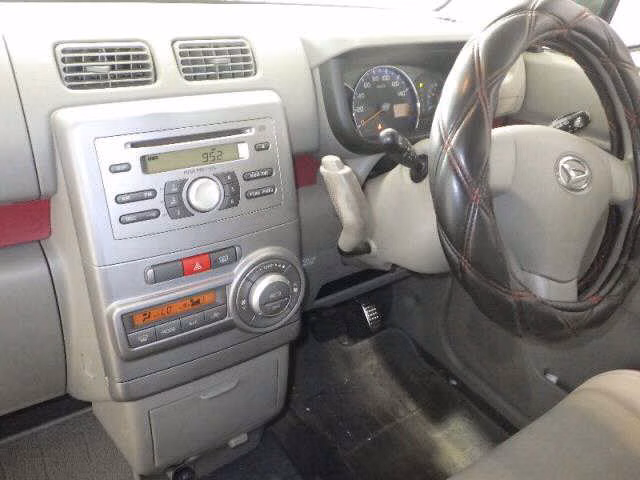 DAIHATSU MOVE CONTE
