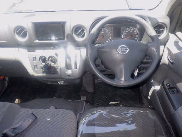 NISSAN NV350 CARAVAN