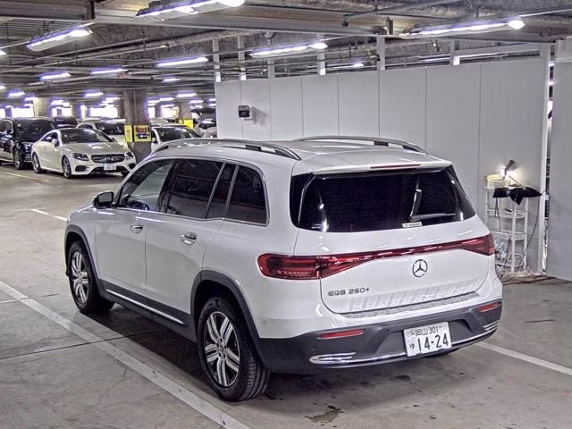 MERCEDES-BENZ EQB
