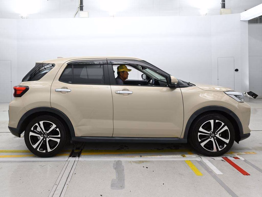 DAIHATSU ROCKY