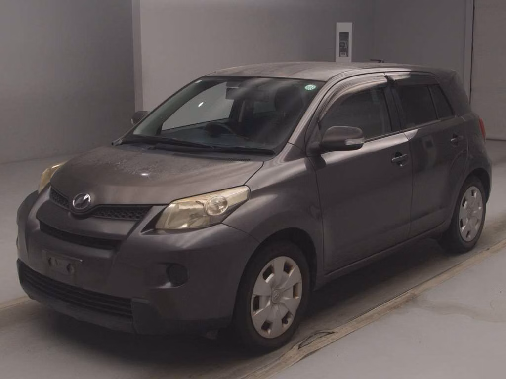 TOYOTA IST