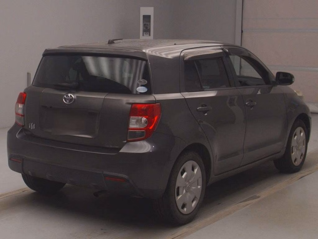 TOYOTA IST