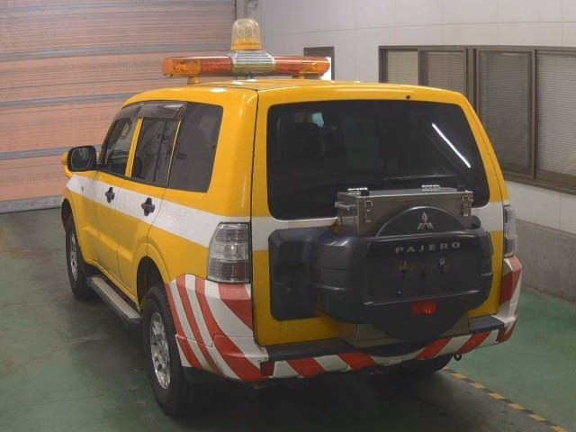 MITSUBISHI PAJERO