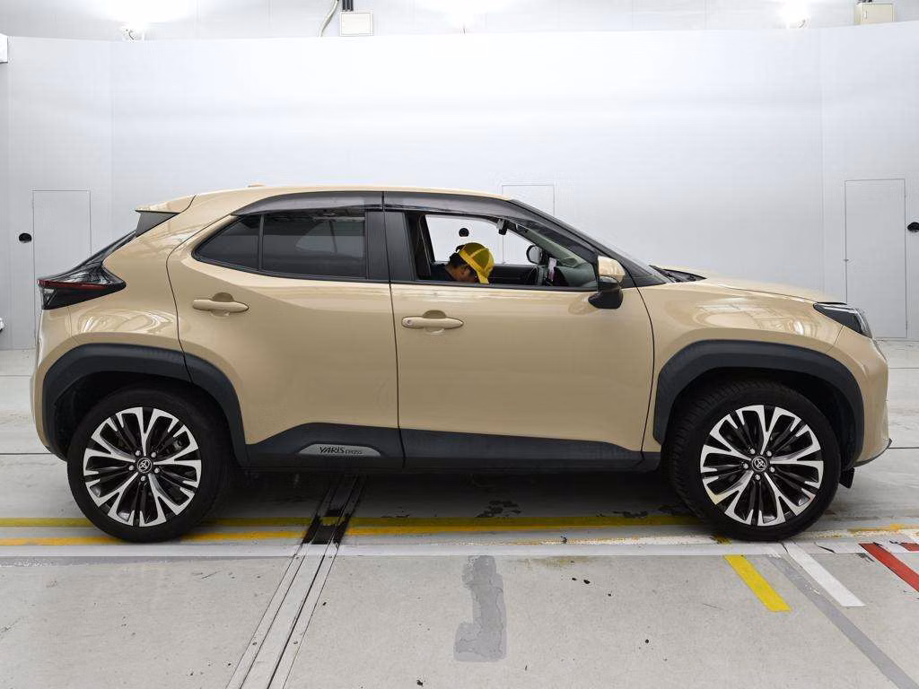TOYOTA YARIS CROSS
