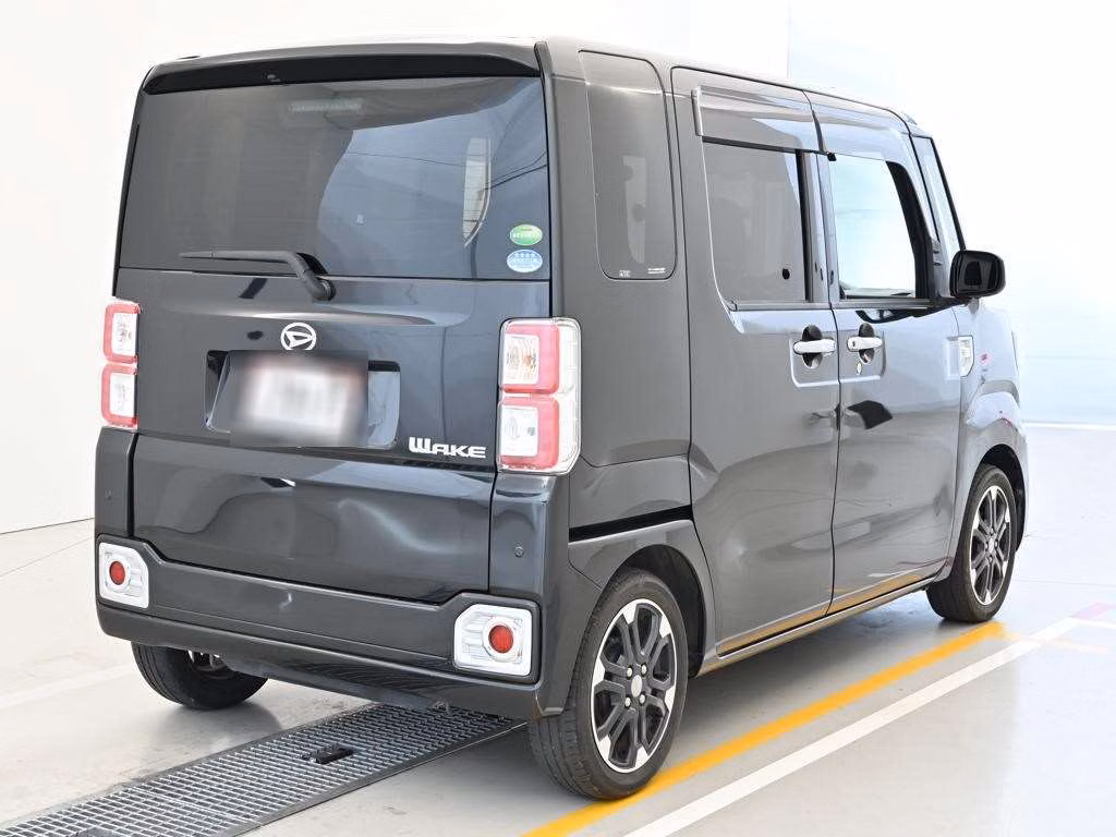 DAIHATSU WAKE