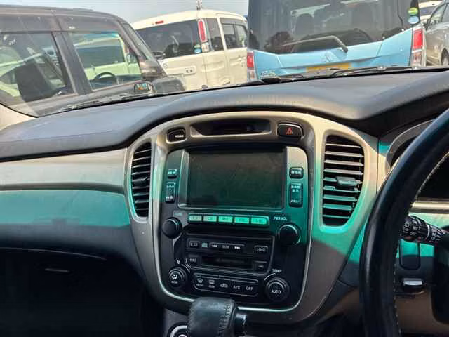 TOYOTA KLUGER V
