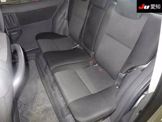 TOYOTA RAUM