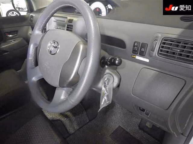 TOYOTA RAUM