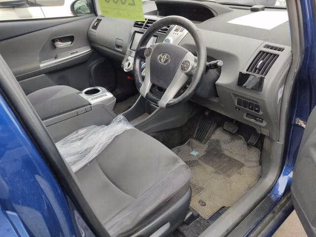 TOYOTA PRIUS ALPHA