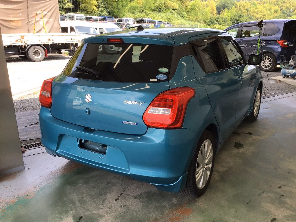 SUZUKI SWIFT