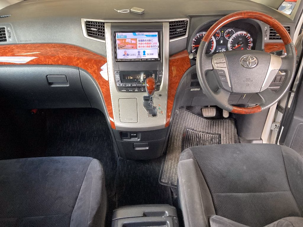 TOYOTA VELLFIRE