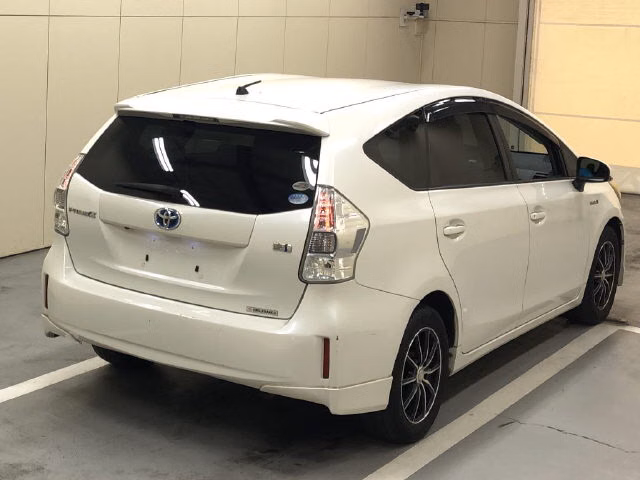 TOYOTA PRIUS ALPHA