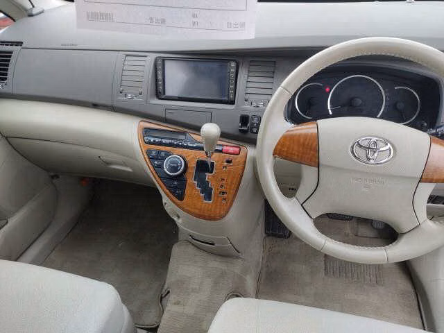 TOYOTA ISIS