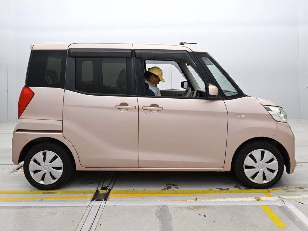 MITSUBISHI EK SPACE