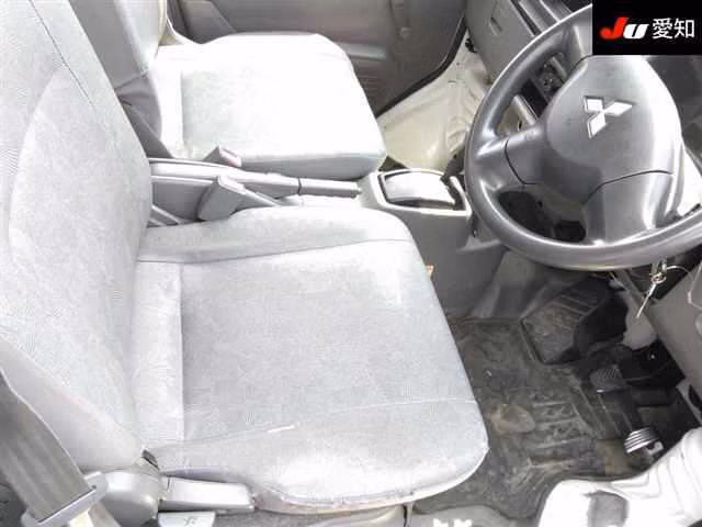 MITSUBISHI MINICAB