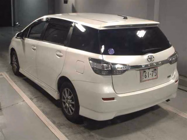 TOYOTA WISH