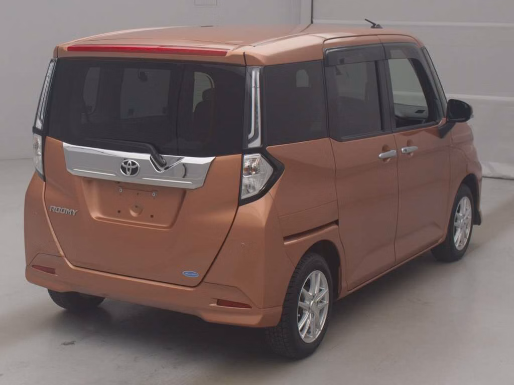 TOYOTA ROOMY