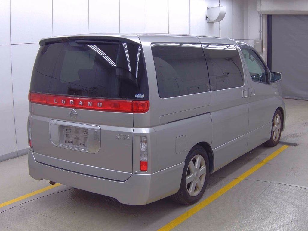NISSAN ELGRAND