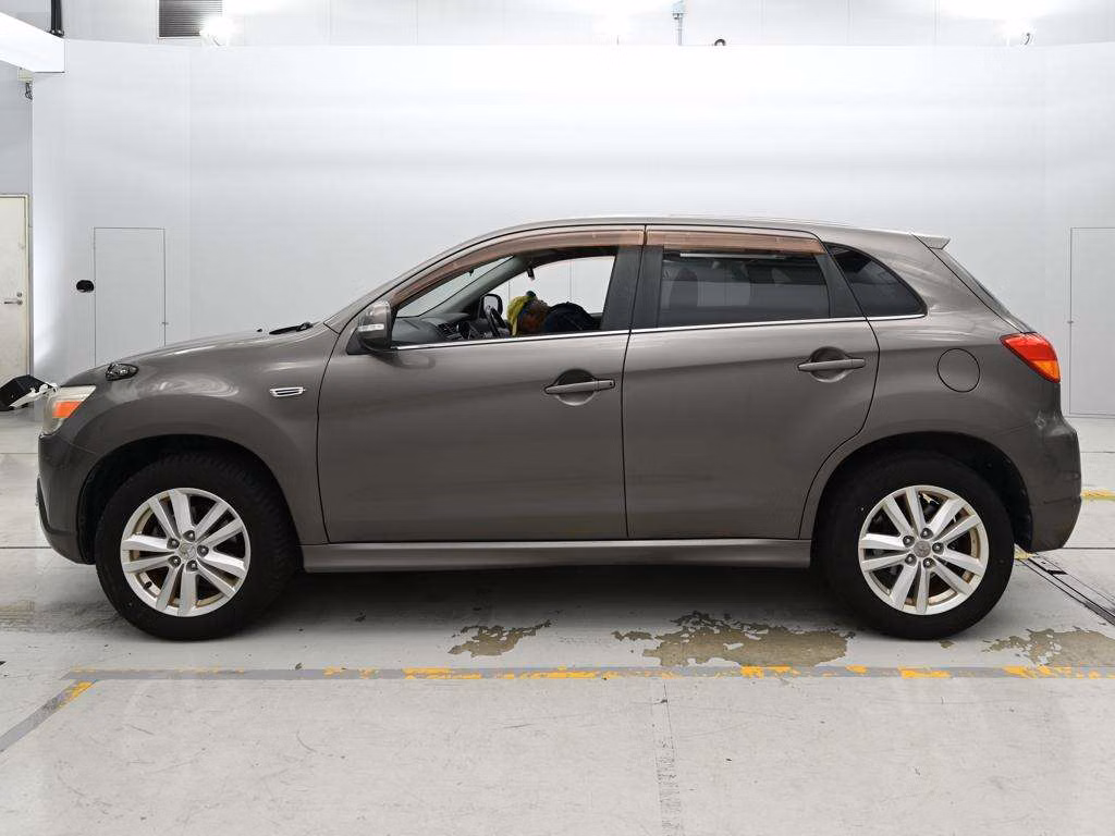 MITSUBISHI RVR