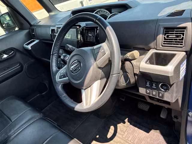 DAIHATSU WAKE