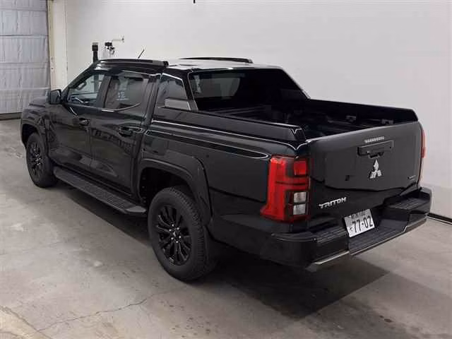 MITSUBISHI TRITON