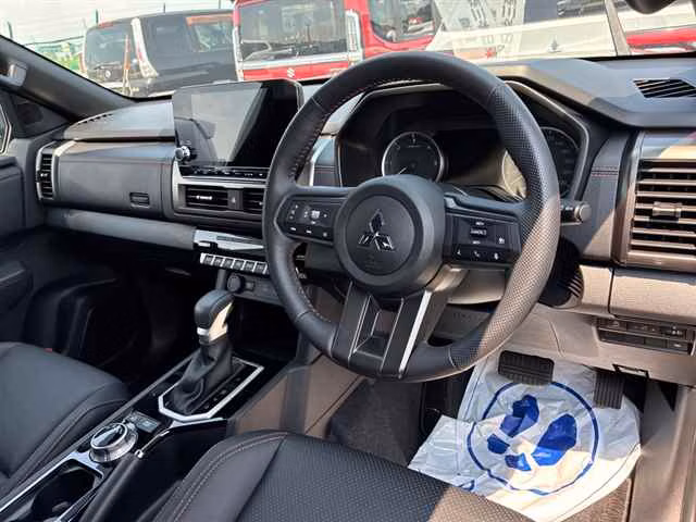 MITSUBISHI TRITON