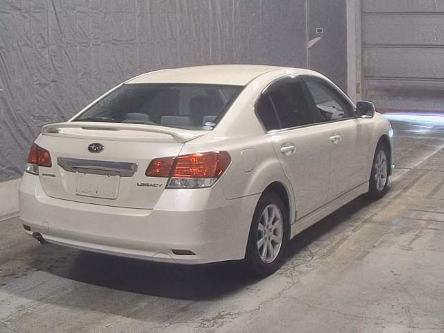 SUBARU LEGACY B4
