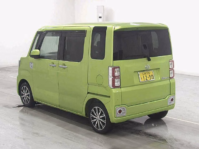DAIHATSU WAKE