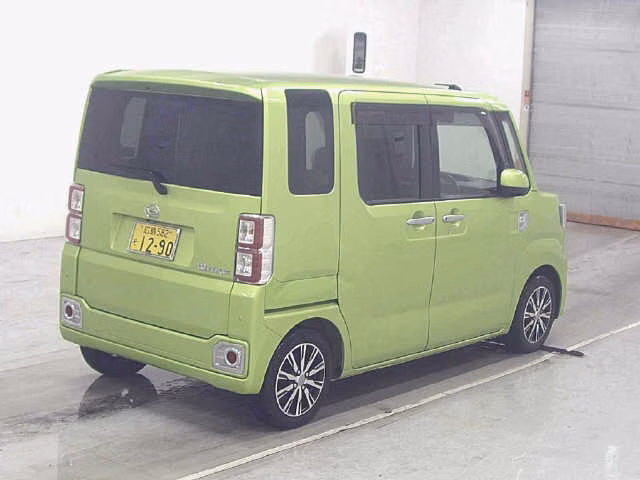 DAIHATSU WAKE
