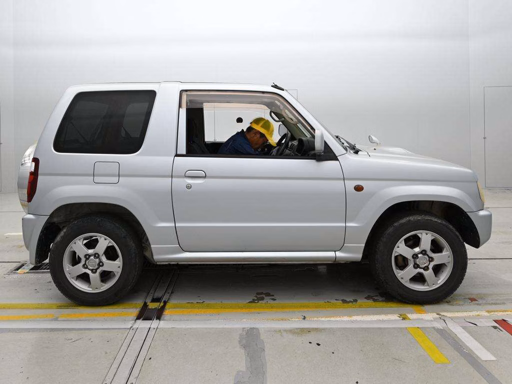 MITSUBISHI PAJERO MINI