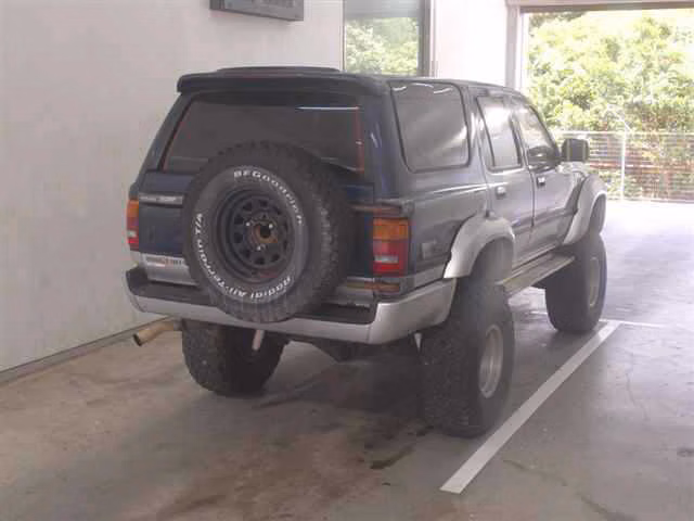 TOYOTA HILUX SURF