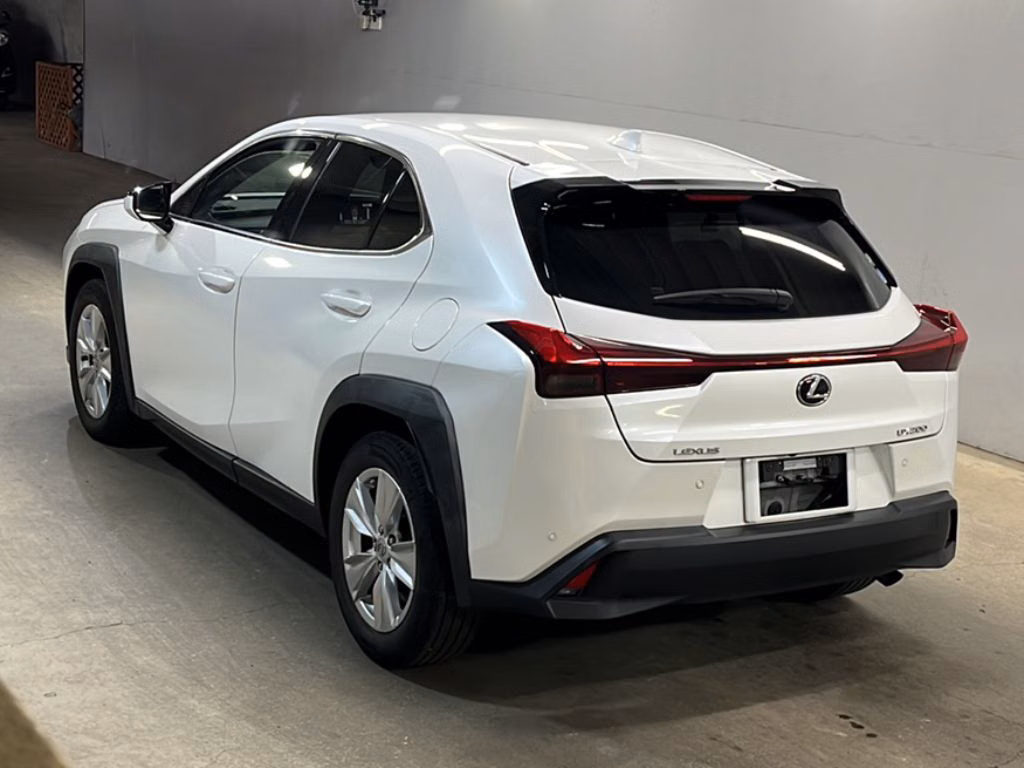 LEXUS UX200