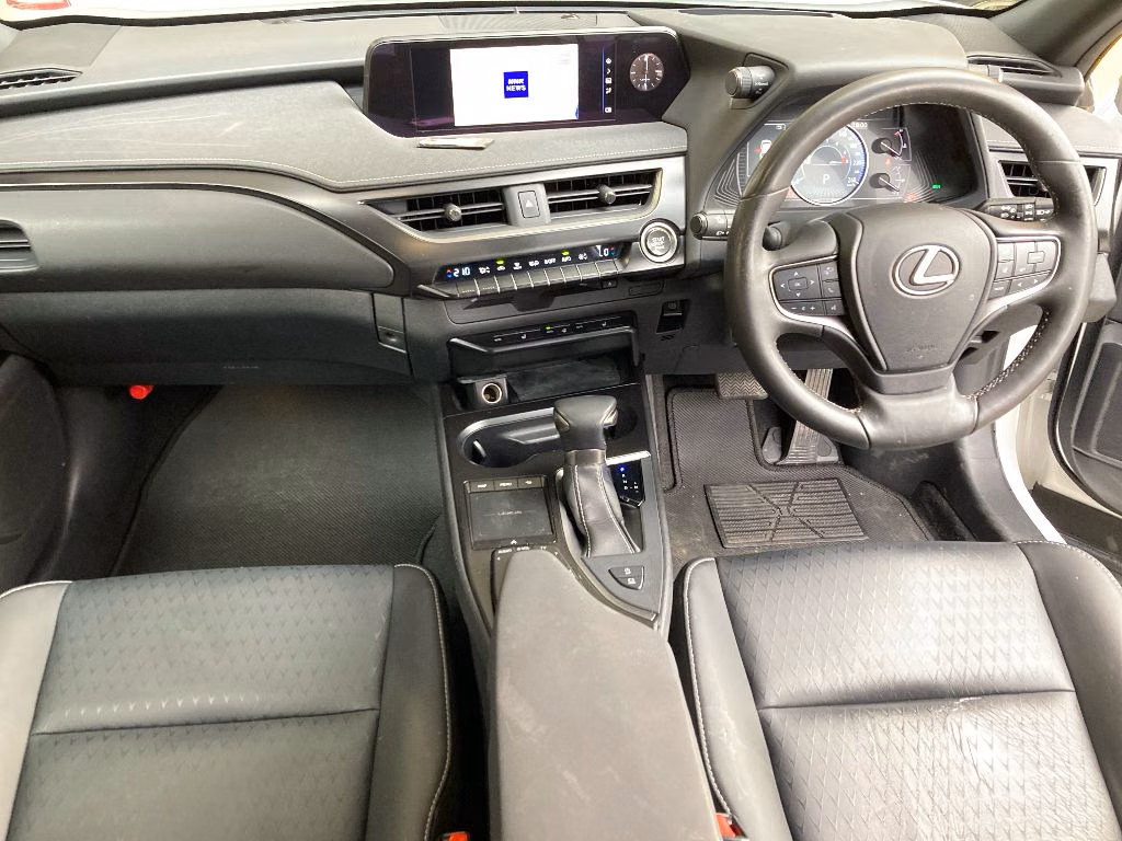 LEXUS UX200