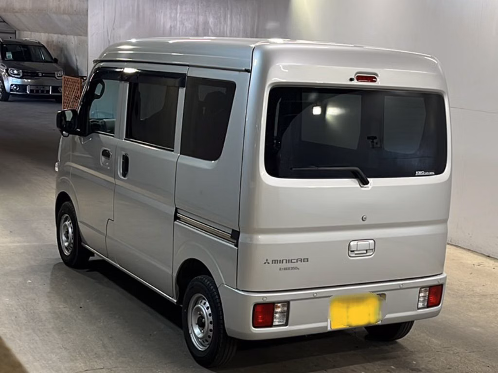 MITSUBISHI MINICAB