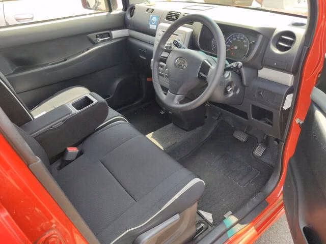 DAIHATSU MOVE CONTE
