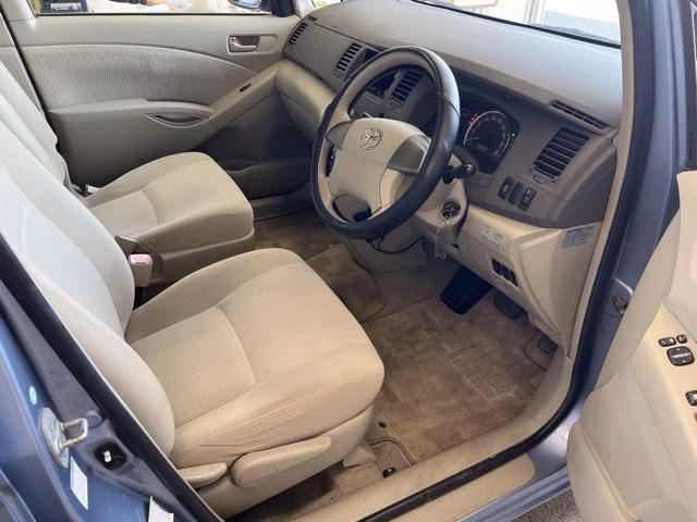 TOYOTA ISIS