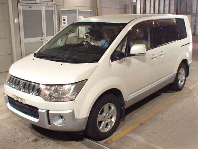 MITSUBISHI DELICA D:5