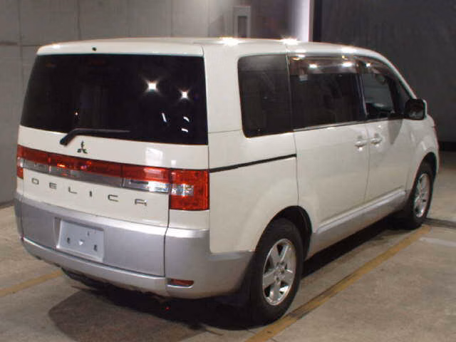 MITSUBISHI DELICA D:5