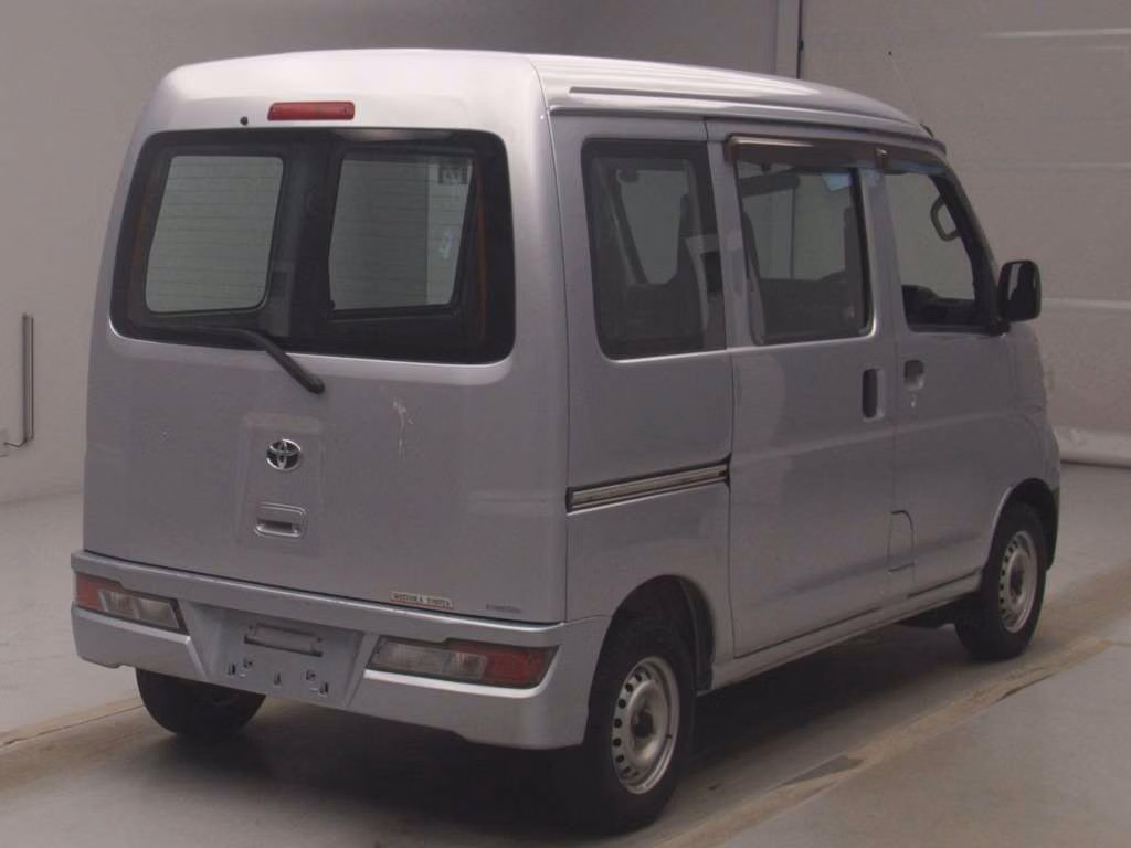TOYOTA PIXIS VAN