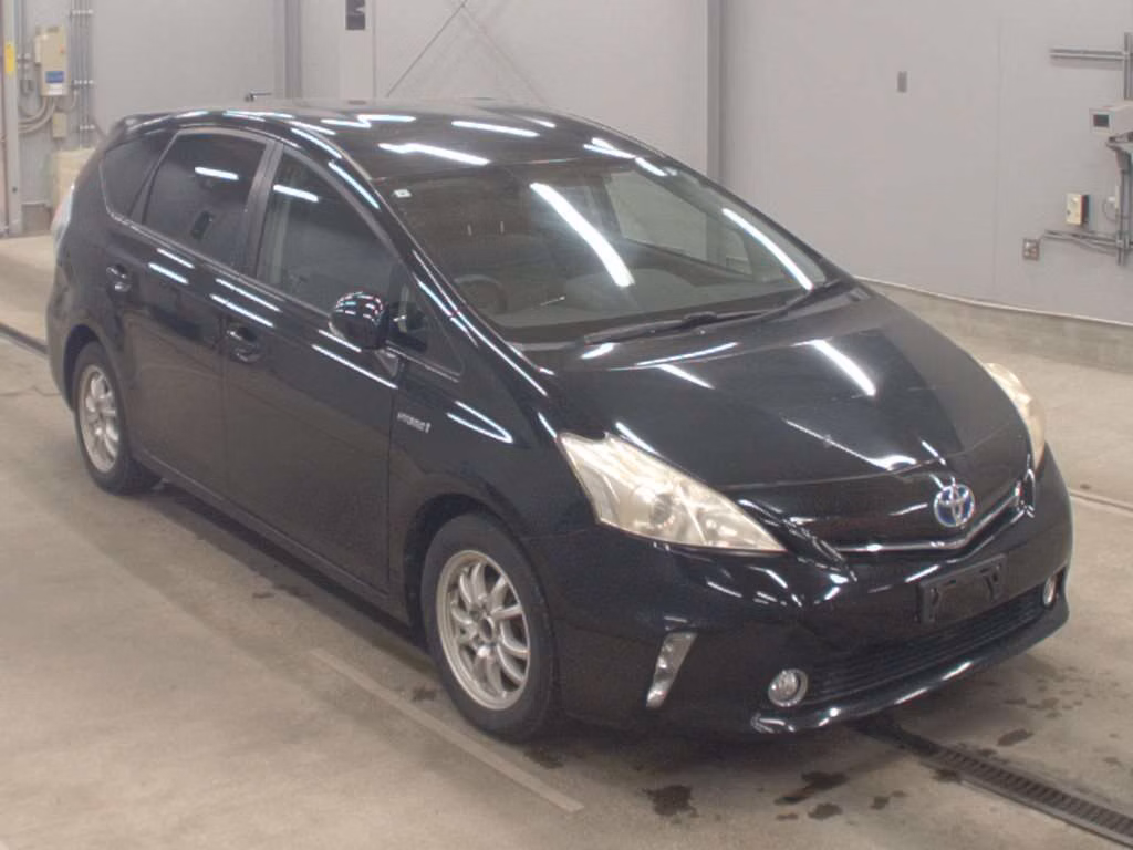 TOYOTA PRIUS ALPHA
