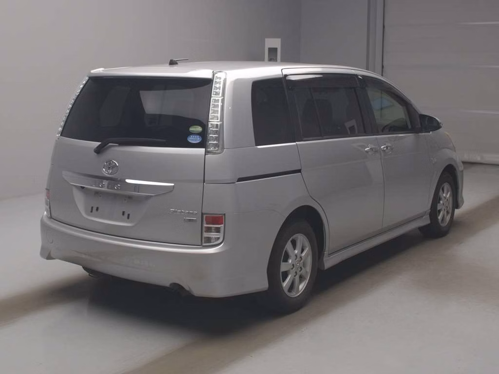 TOYOTA ISIS