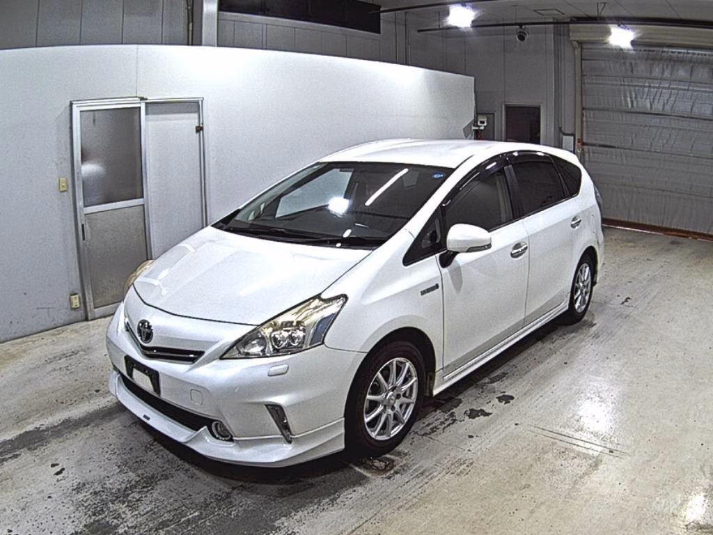 TOYOTA PRIUS ALPHA