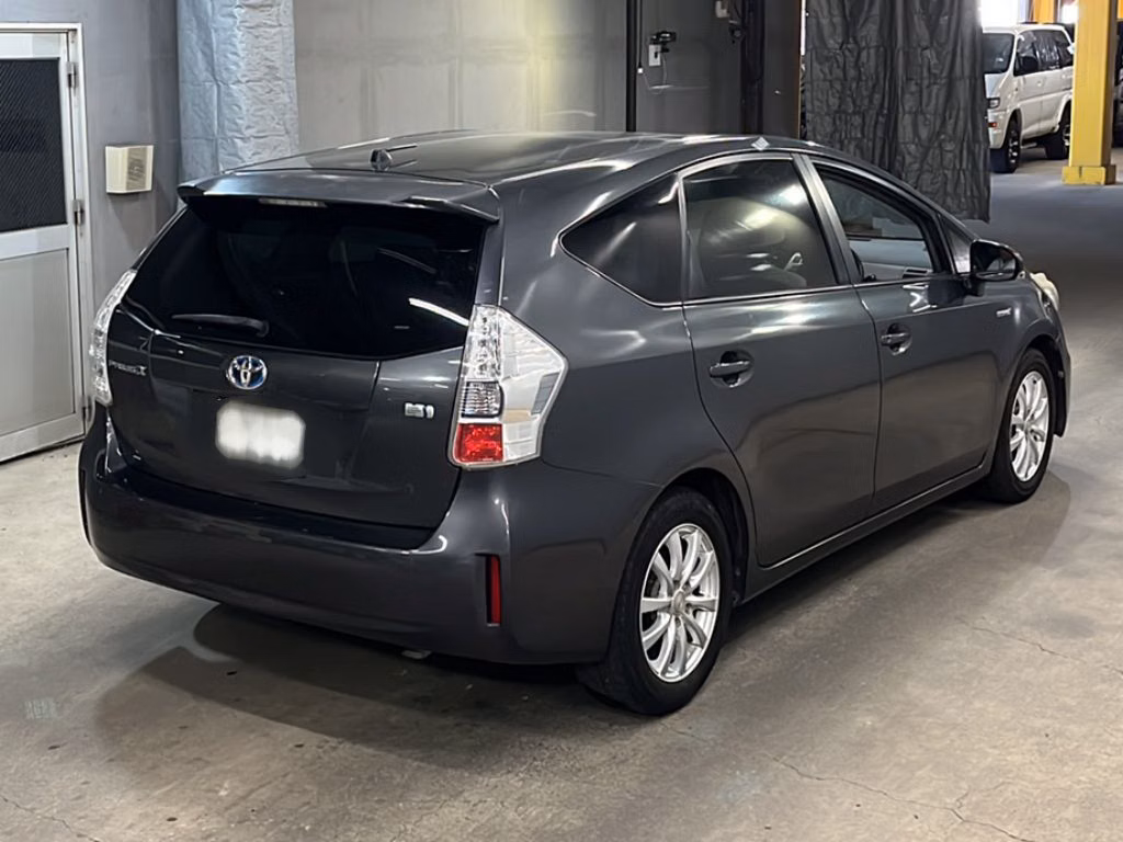 TOYOTA PRIUS ALPHA