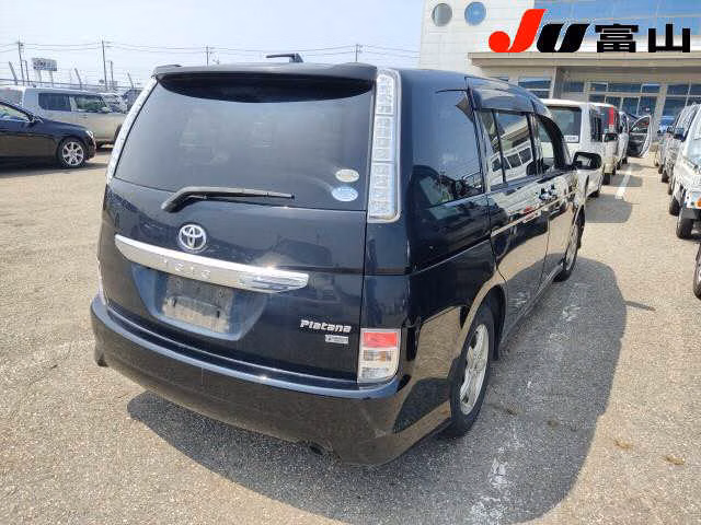 TOYOTA ISIS