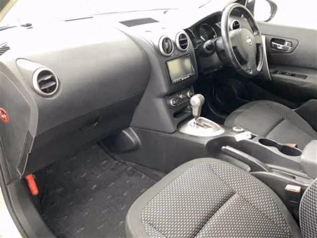 NISSAN DUALIS