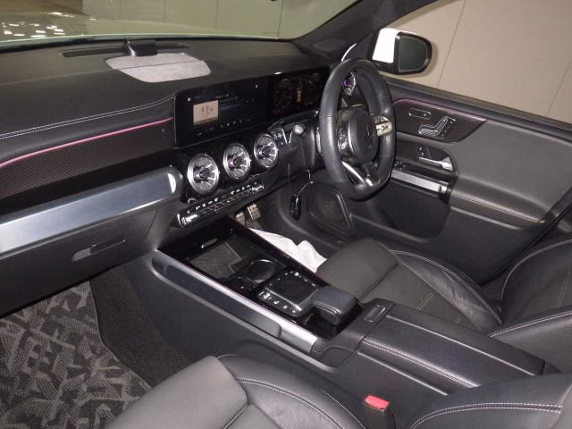 MERCEDES-BENZ GLB-CLASS