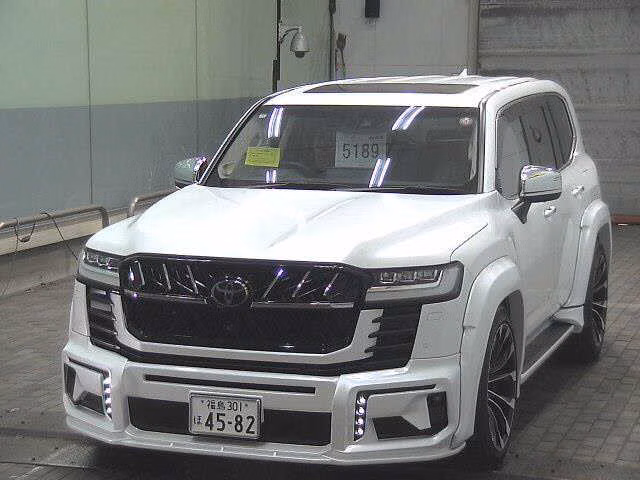 TOYOTA LAND CRUISER